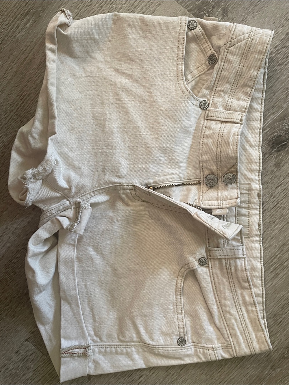 Rock & Republic Cream High-Waist Denim Shorts